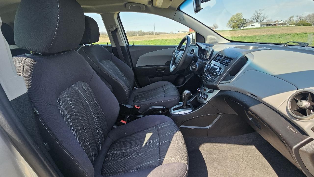 Chevrolet Sonic 5dr HB Auto LT 2015