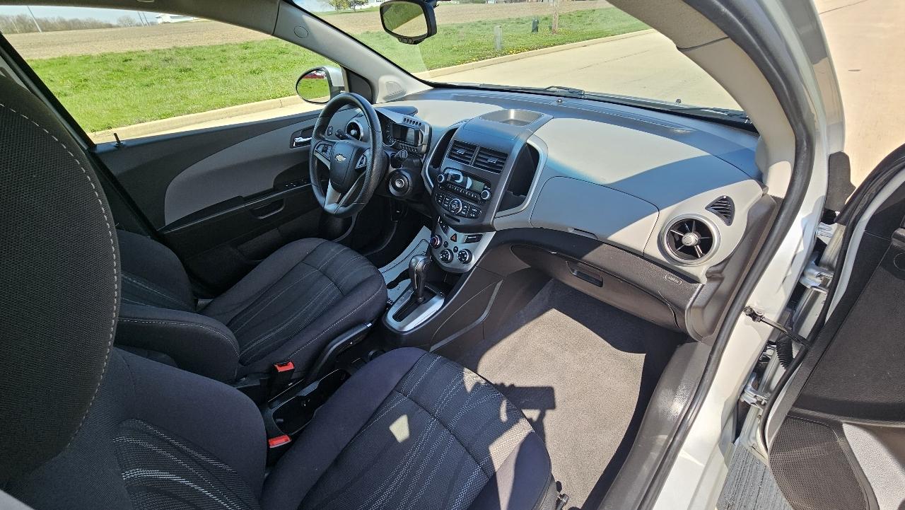 Chevrolet Sonic 5dr HB Auto LT 2015