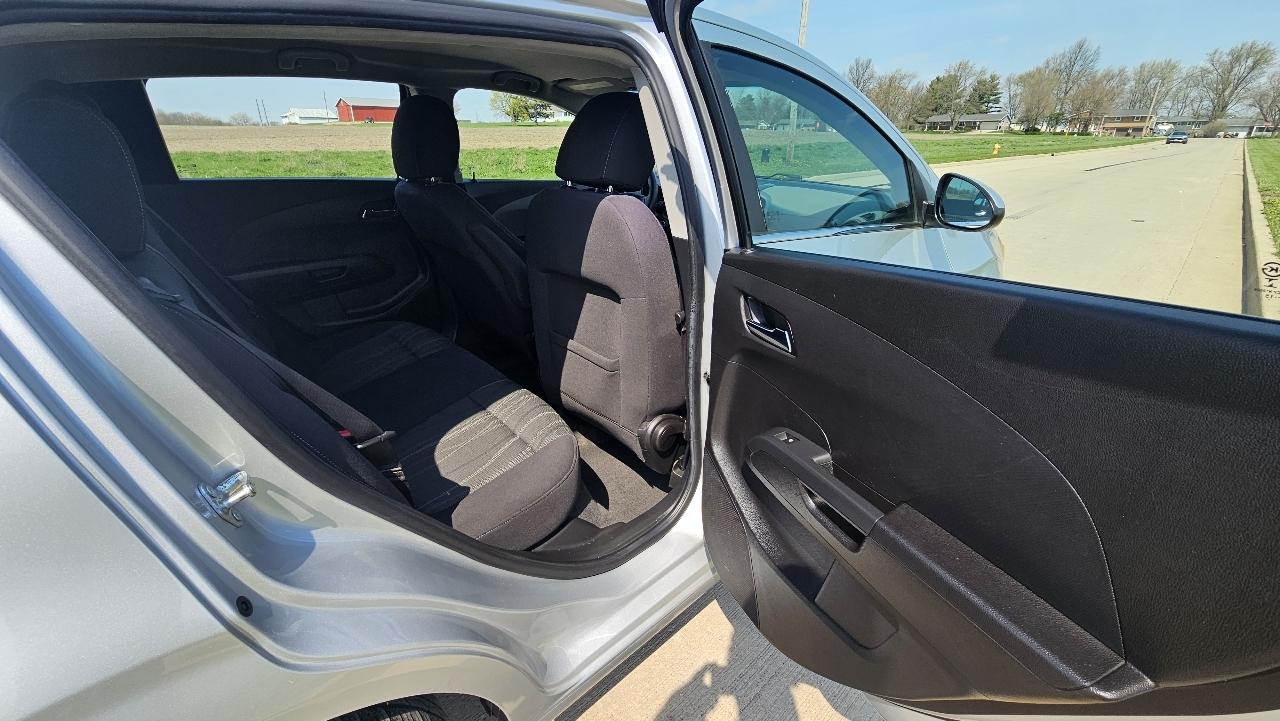 Chevrolet Sonic 5dr HB Auto LT 2015