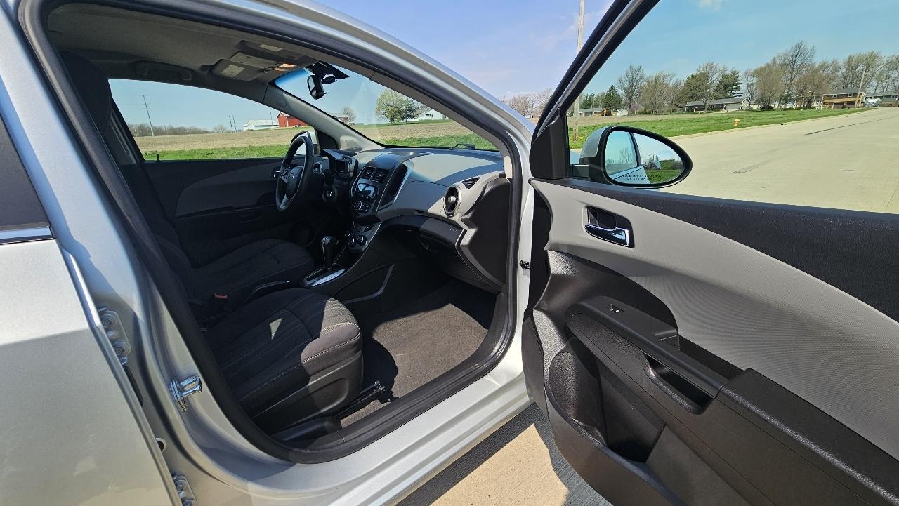 Chevrolet Sonic 5dr HB Auto LT 2015