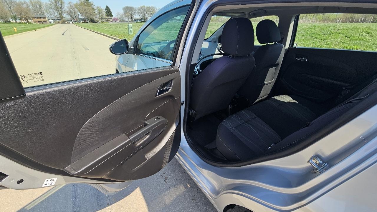 Chevrolet Sonic 5dr HB Auto LT 2015