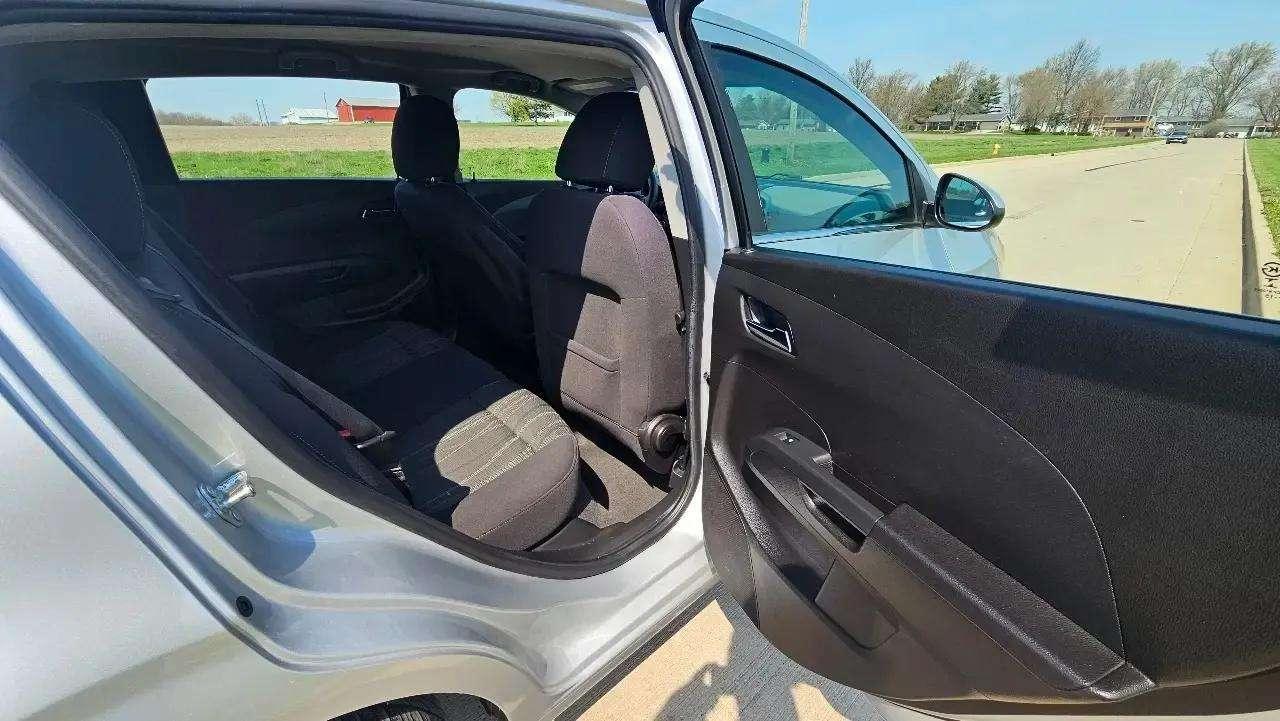 Chevrolet Sonic 5dr HB Auto LT 2015