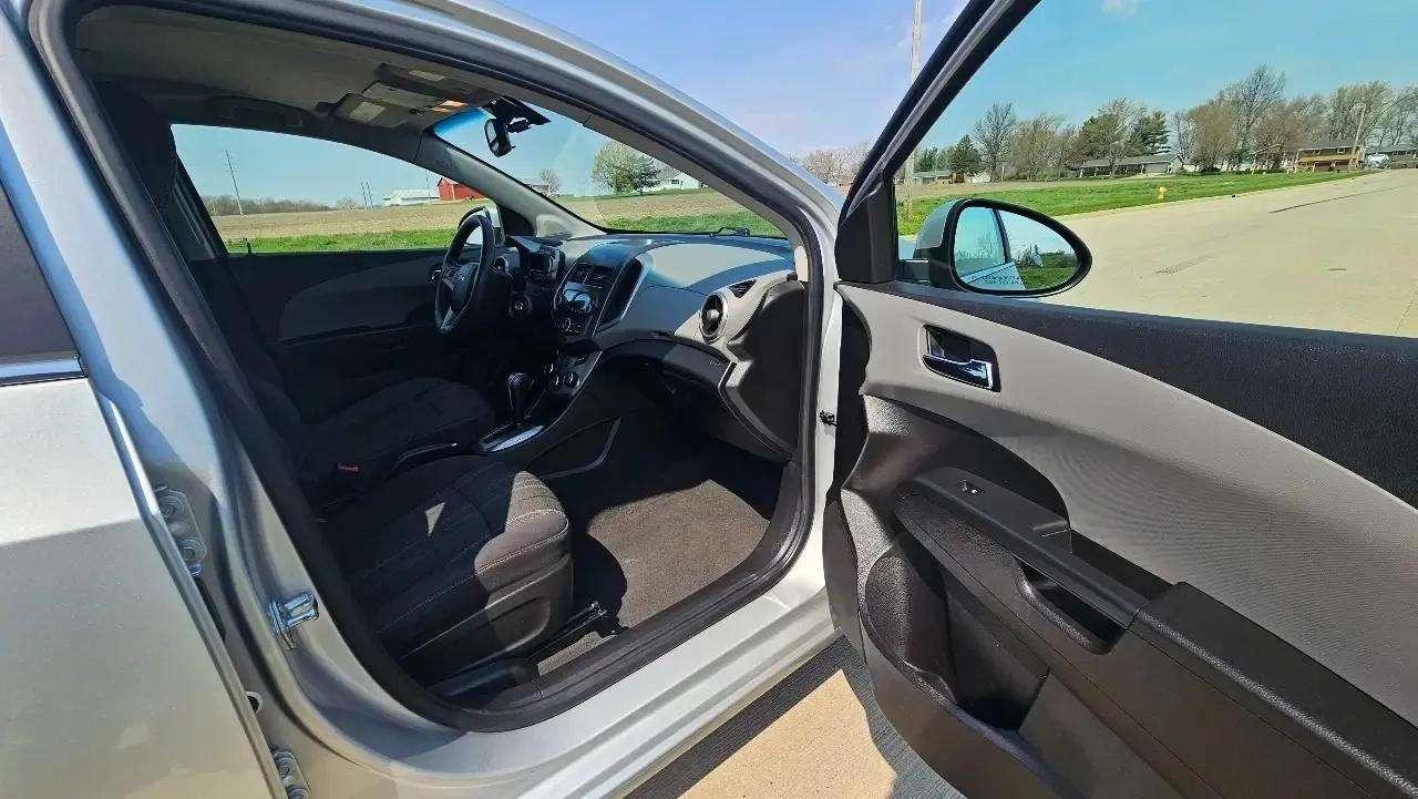 Chevrolet Sonic 5dr HB Auto LT 2015