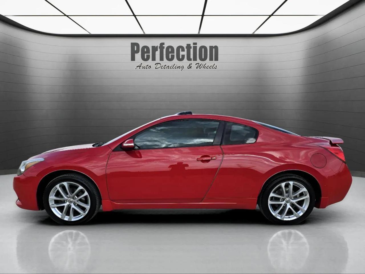 Nissan Altima 2dr Cpe V6 CVT 3.5 SR 2011