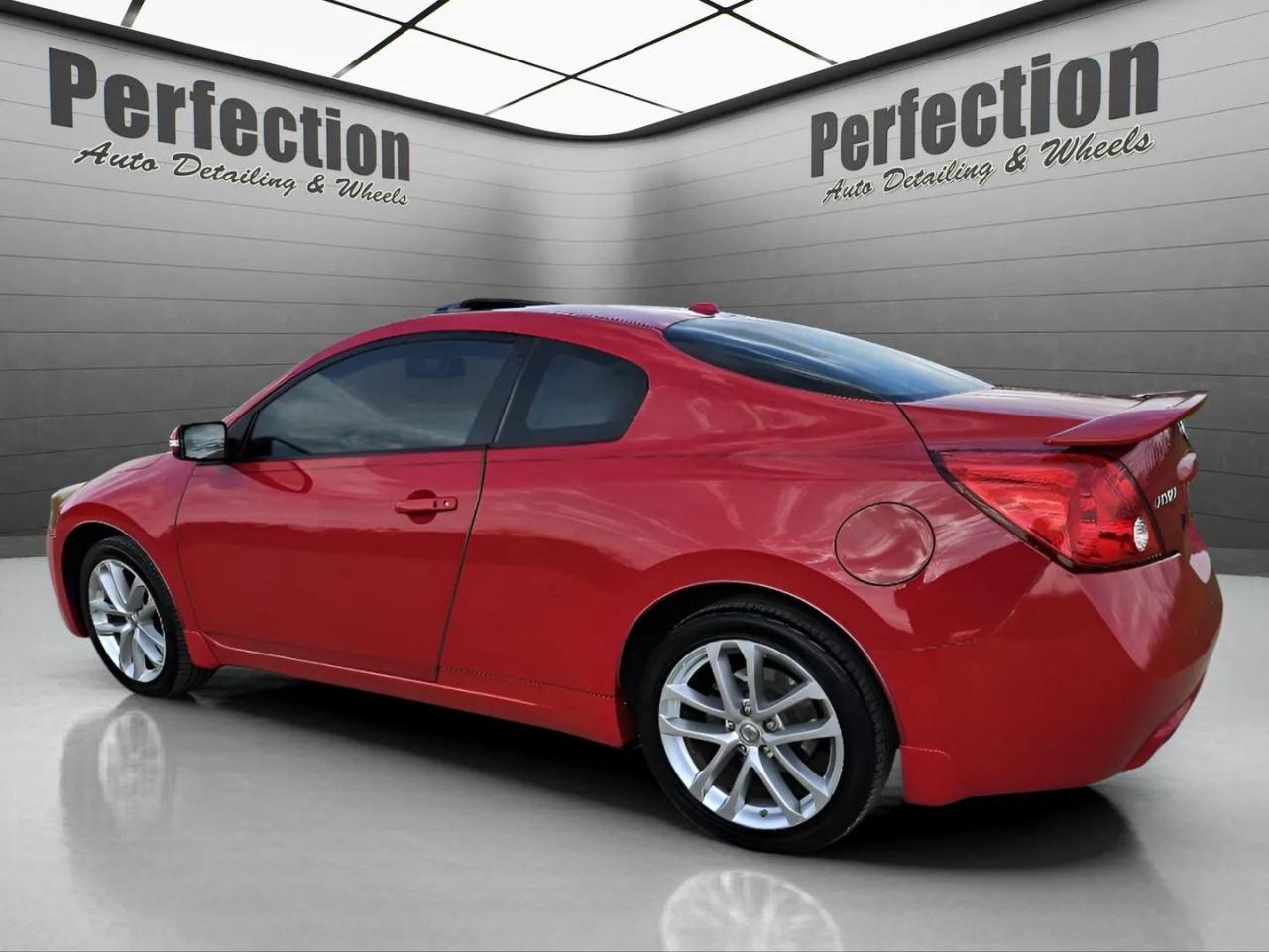 Nissan Altima 2dr Cpe V6 CVT 3.5 SR 2011