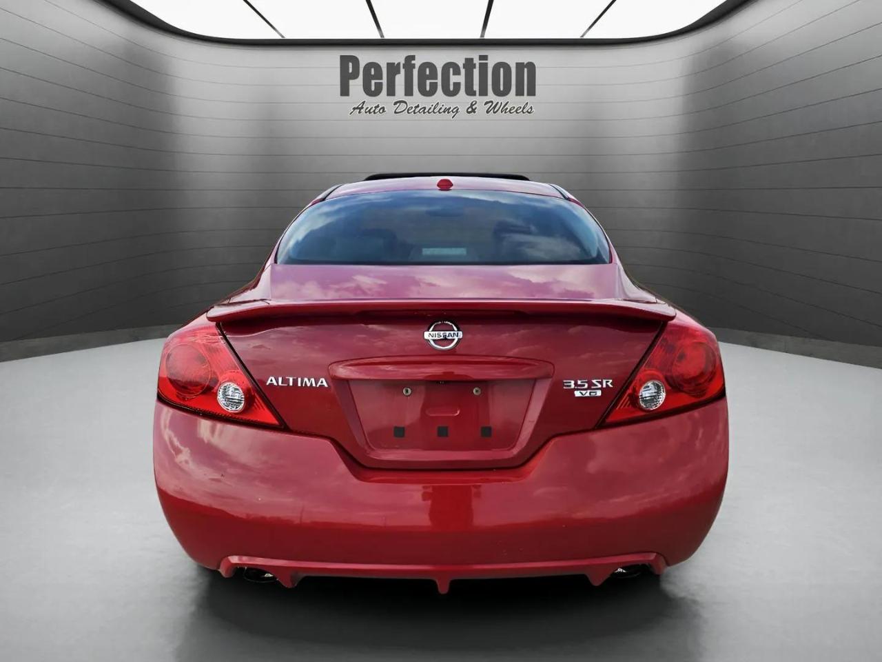 Nissan Altima 2dr Cpe V6 CVT 3.5 SR 2011