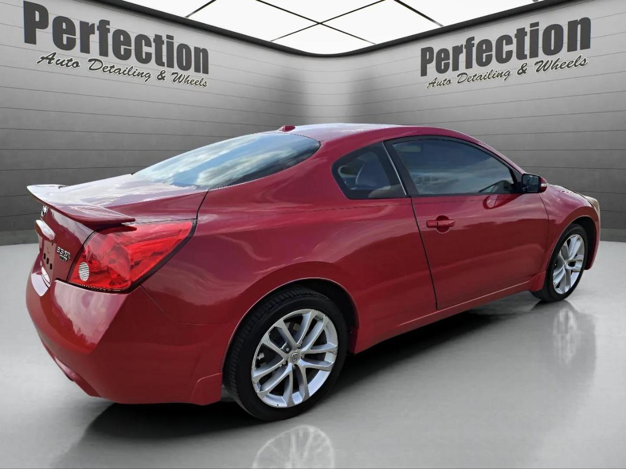Nissan Altima 2dr Cpe V6 CVT 3.5 SR 2011