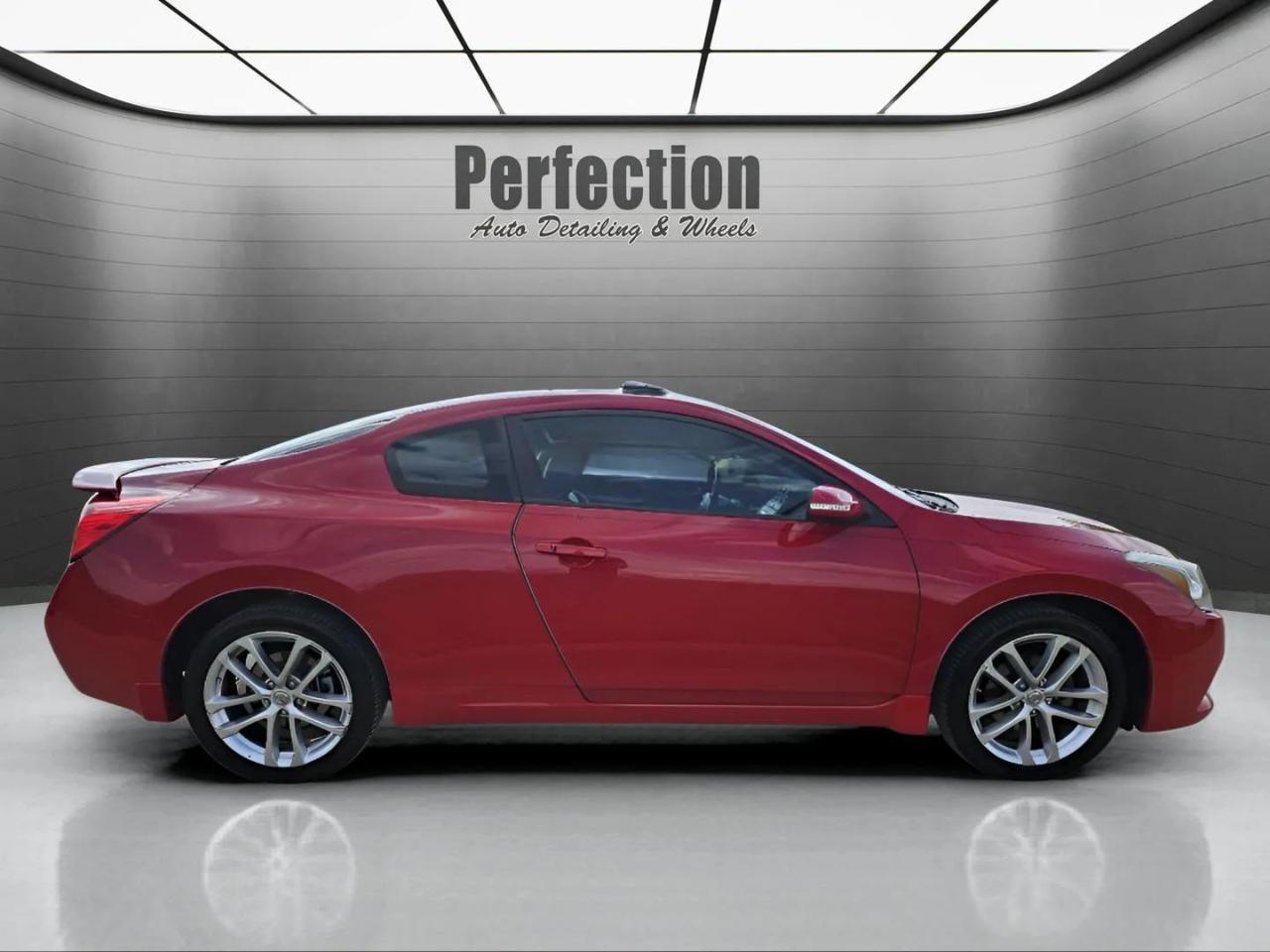 Nissan Altima 2dr Cpe V6 CVT 3.5 SR 2011