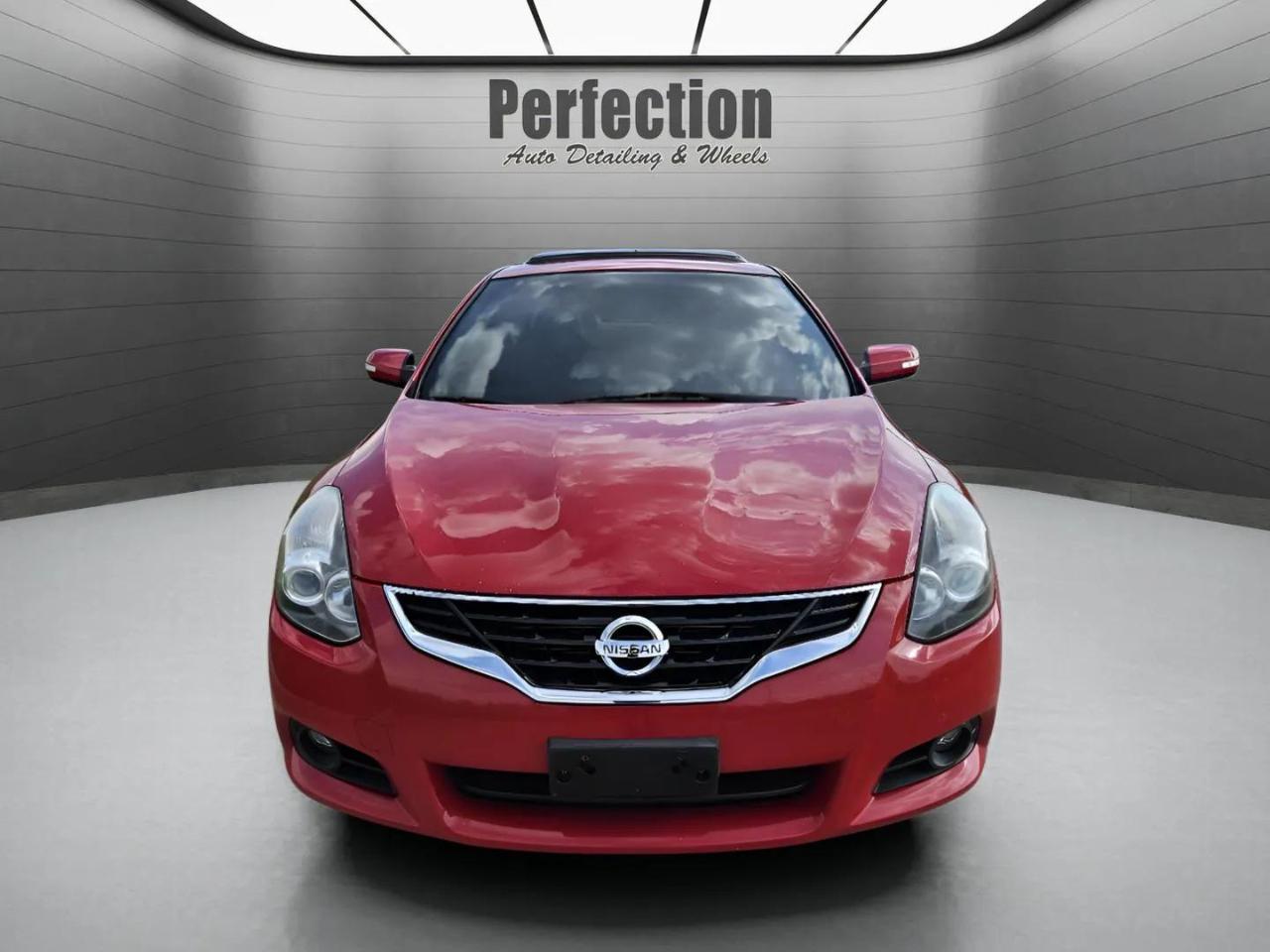 Nissan Altima 2dr Cpe V6 CVT 3.5 SR 2011