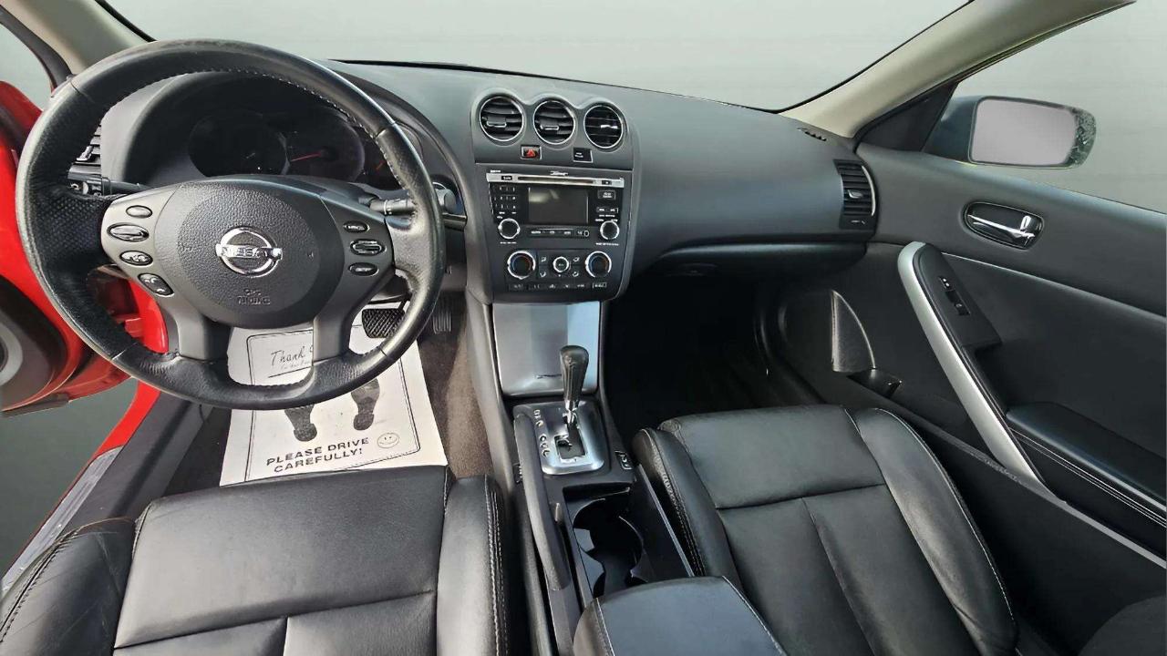 Nissan Altima 2dr Cpe V6 CVT 3.5 SR 2011