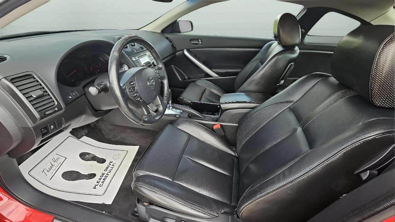 Nissan Altima 2dr Cpe V6 CVT 3.5 SR 2011