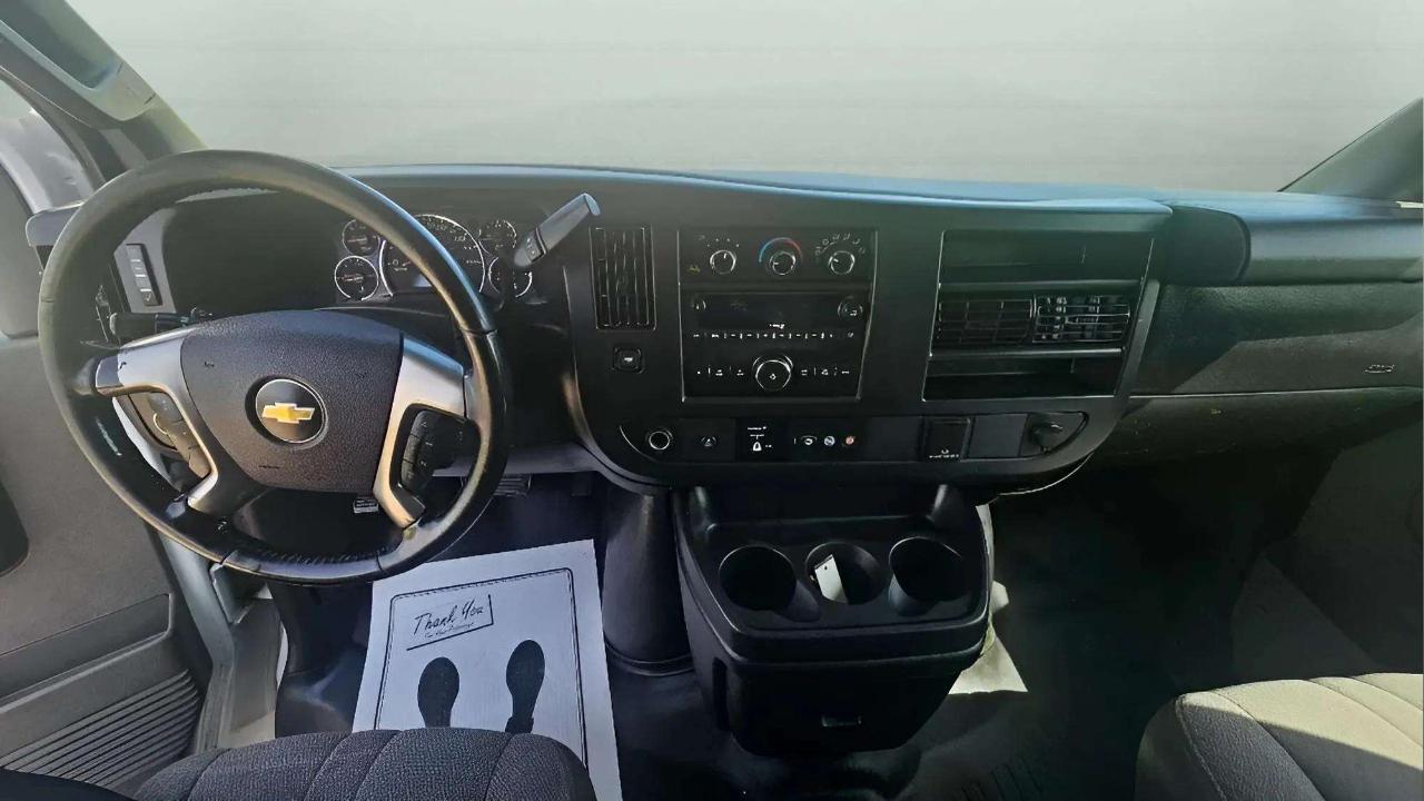 Chevrolet Express Cargo Van RWD 3500 155" 2016