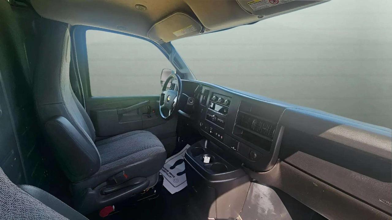 Chevrolet Express Cargo Van RWD 3500 155" 2016