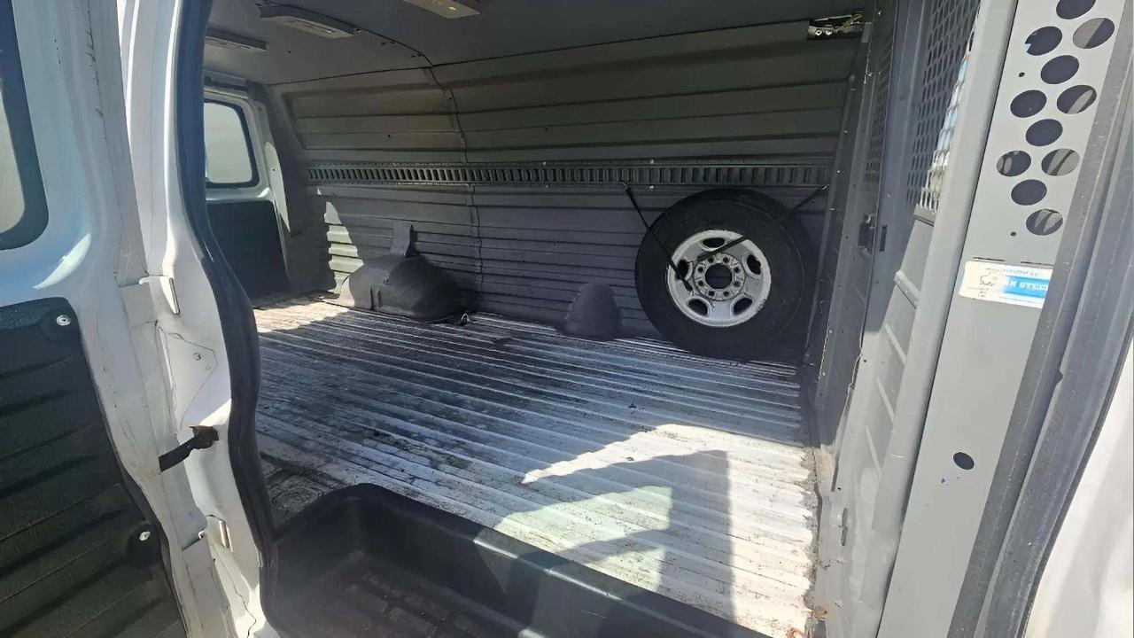 Chevrolet Express Cargo Van RWD 3500 155" 2016