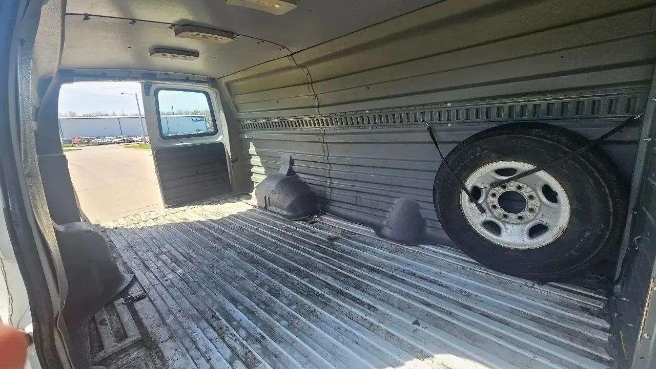 Chevrolet Express Cargo Van RWD 3500 155" 2016