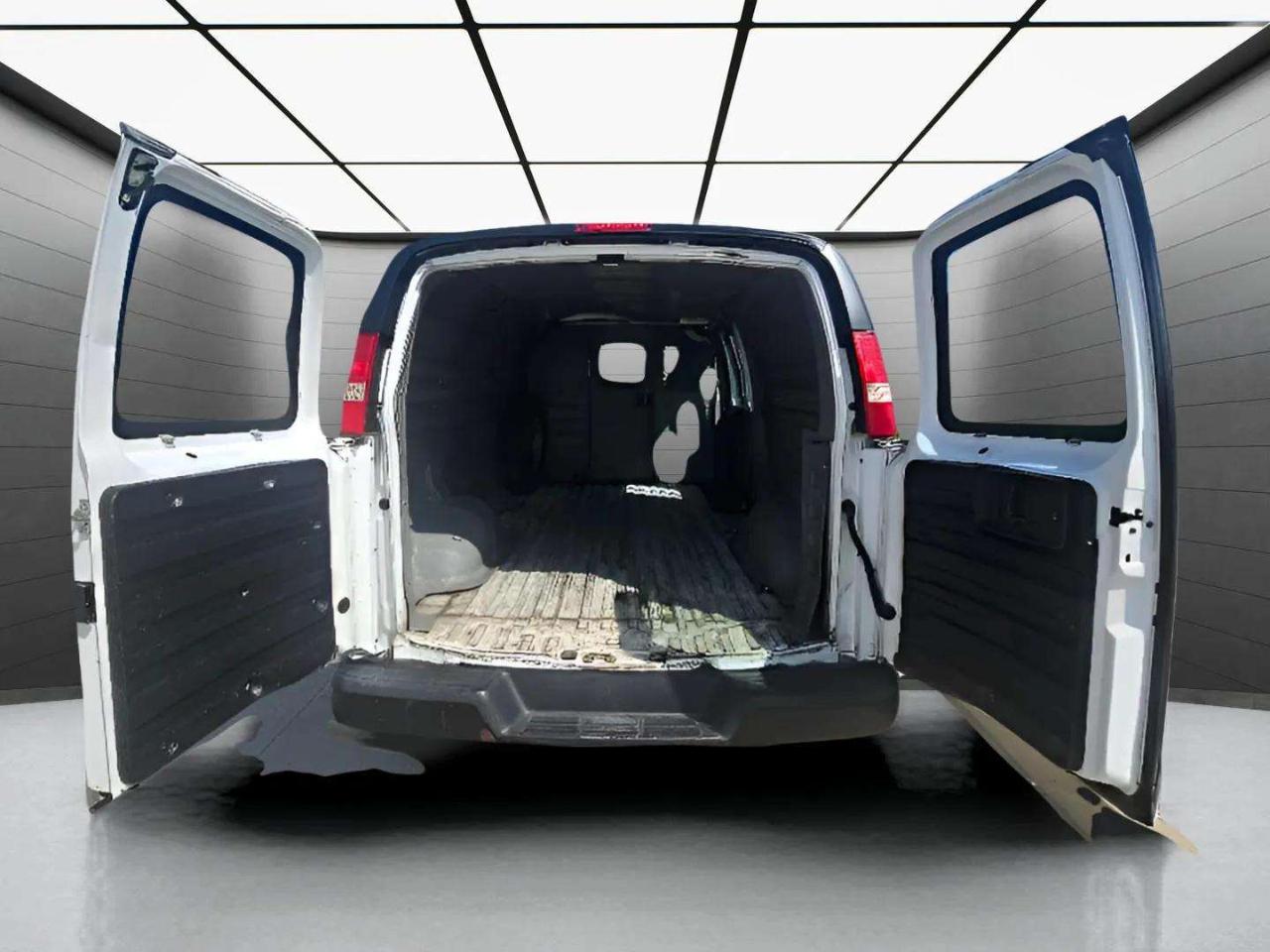 Chevrolet Express Cargo Van RWD 3500 155" 2016