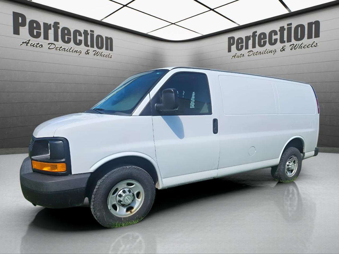 2016 Chevrolet Express Cargo Van RWD 3500 155"