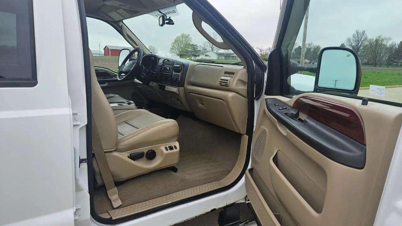 Ford Super Duty F-250 4WD SuperCab 158" XL 2006