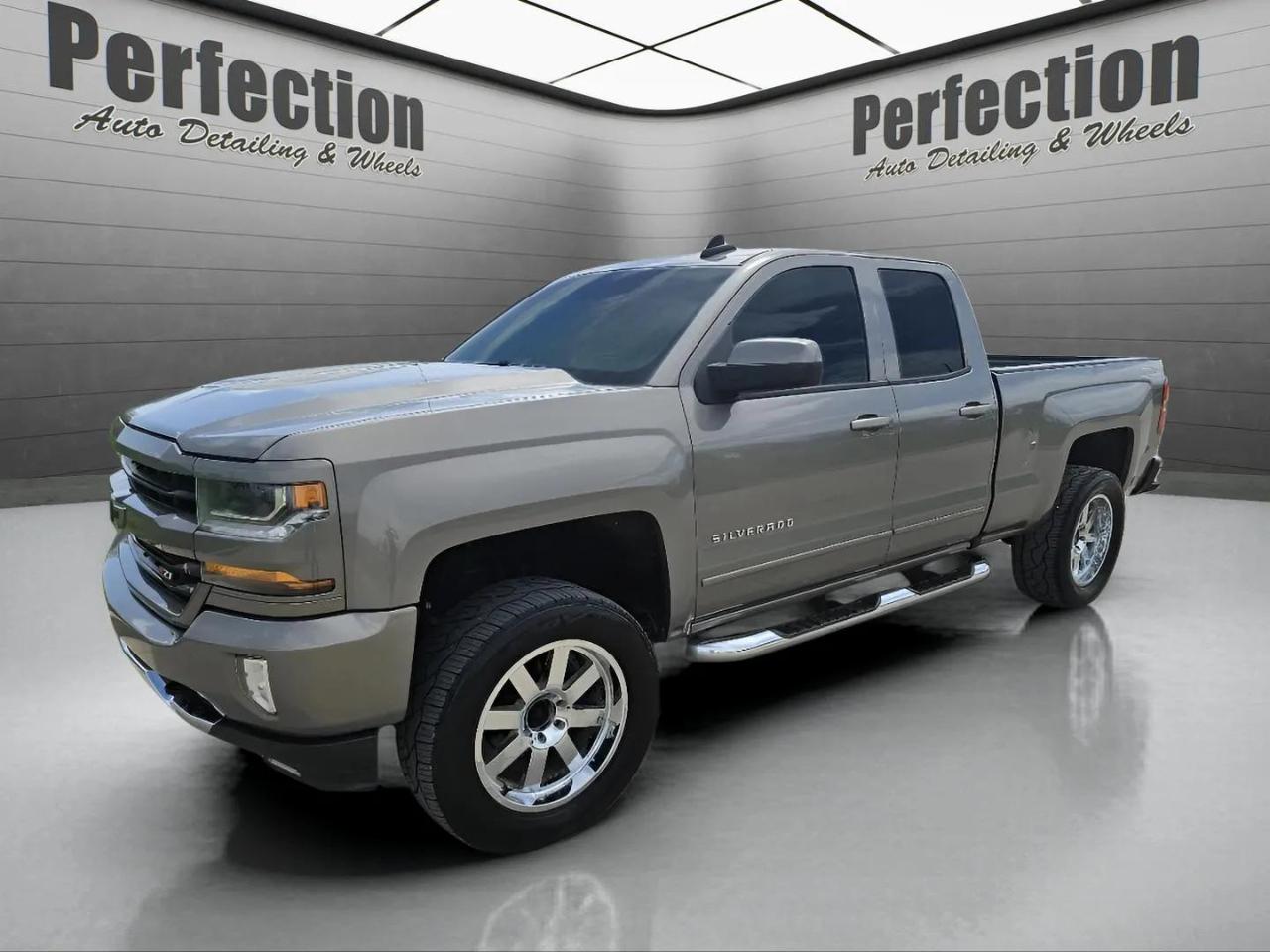 2017 Chevrolet Silverado 1500 4WD Double Cab 143.5" LT w/2LT