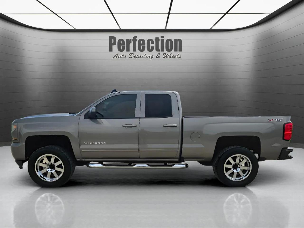 Chevrolet Silverado 1500 4WD Double Cab 143.5" LT w/2LT 2017