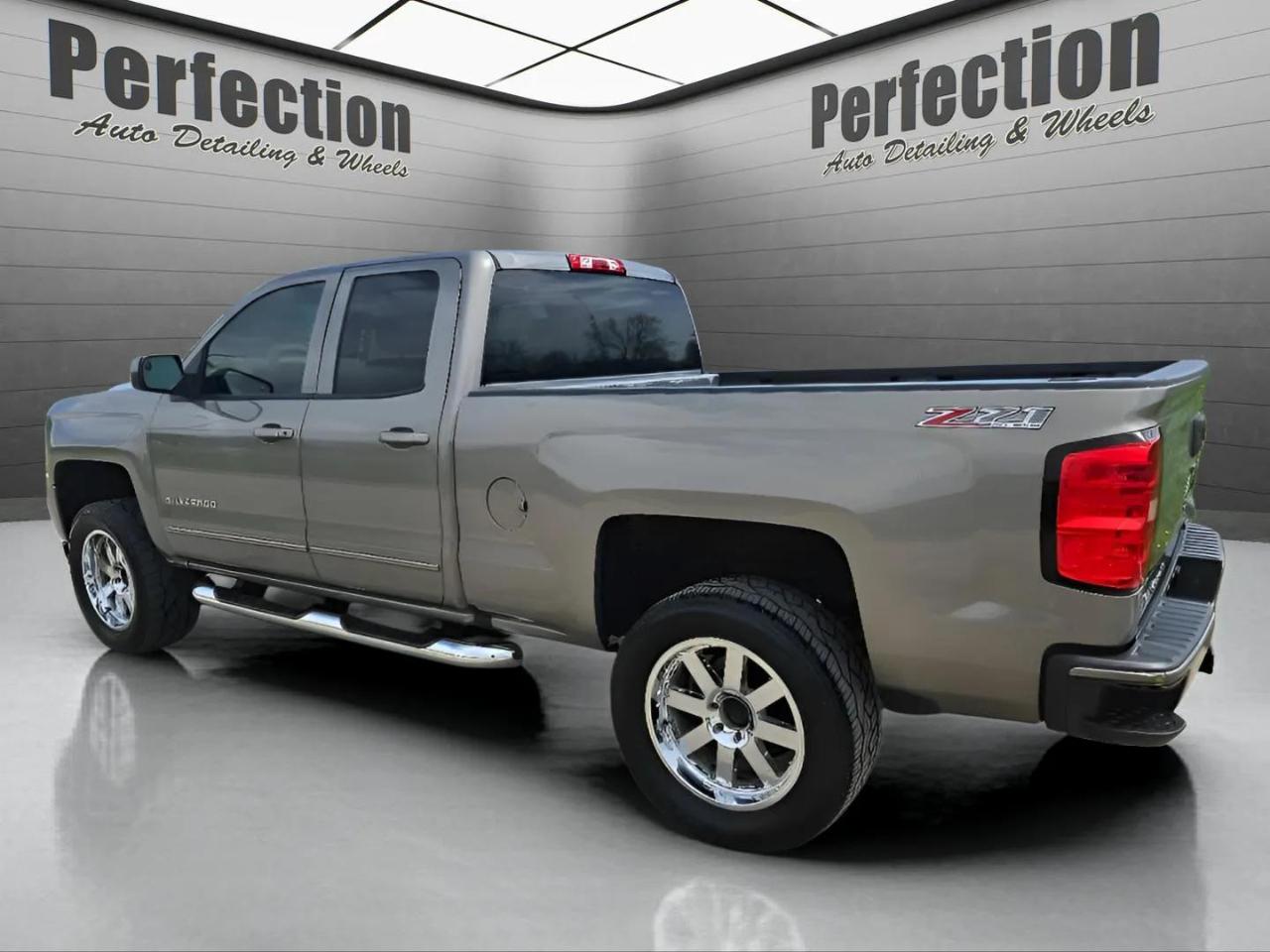 Chevrolet Silverado 1500 4WD Double Cab 143.5" LT w/2LT 2017