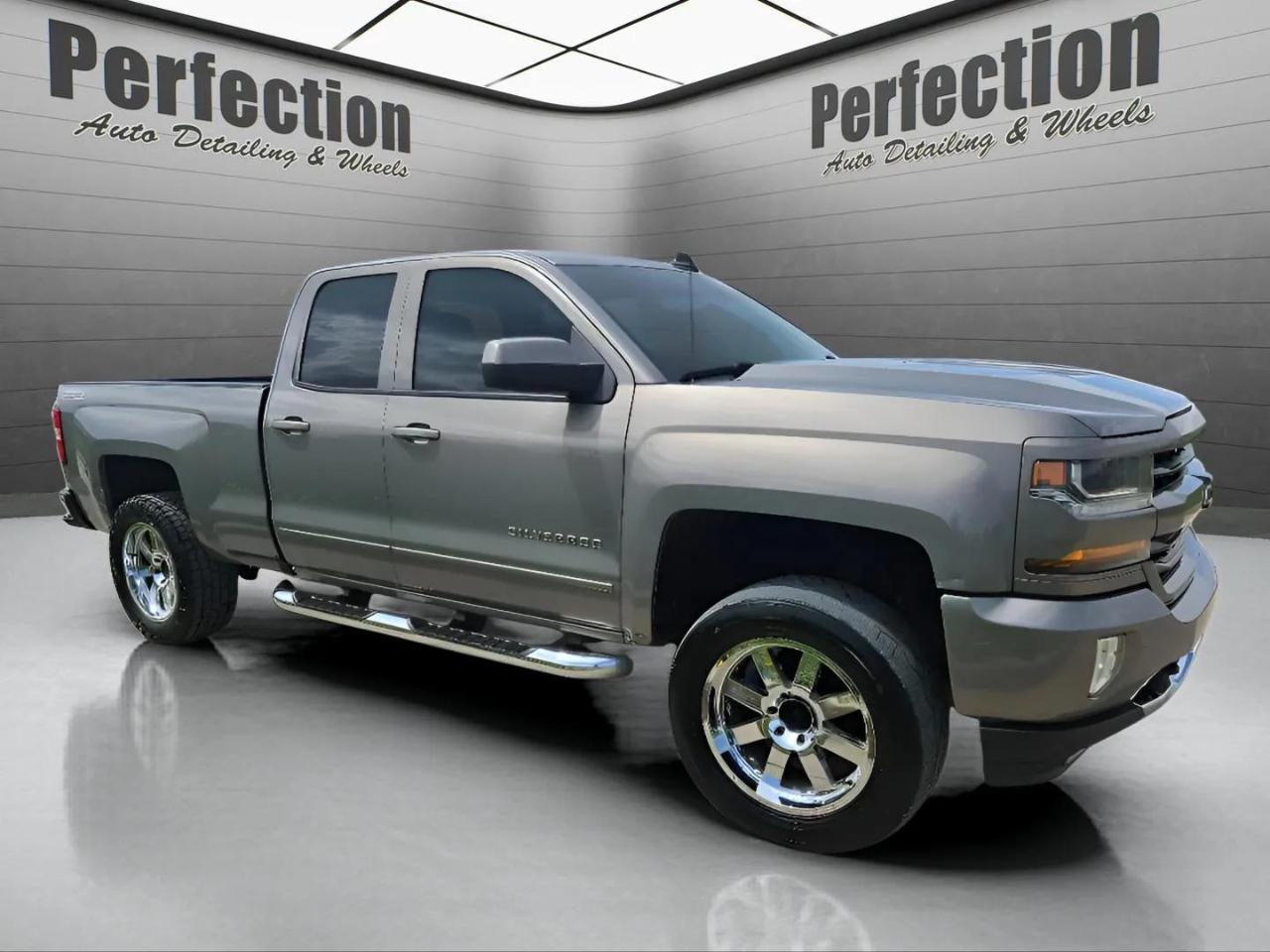 Chevrolet Silverado 1500 4WD Double Cab 143.5" LT w/2LT 2017