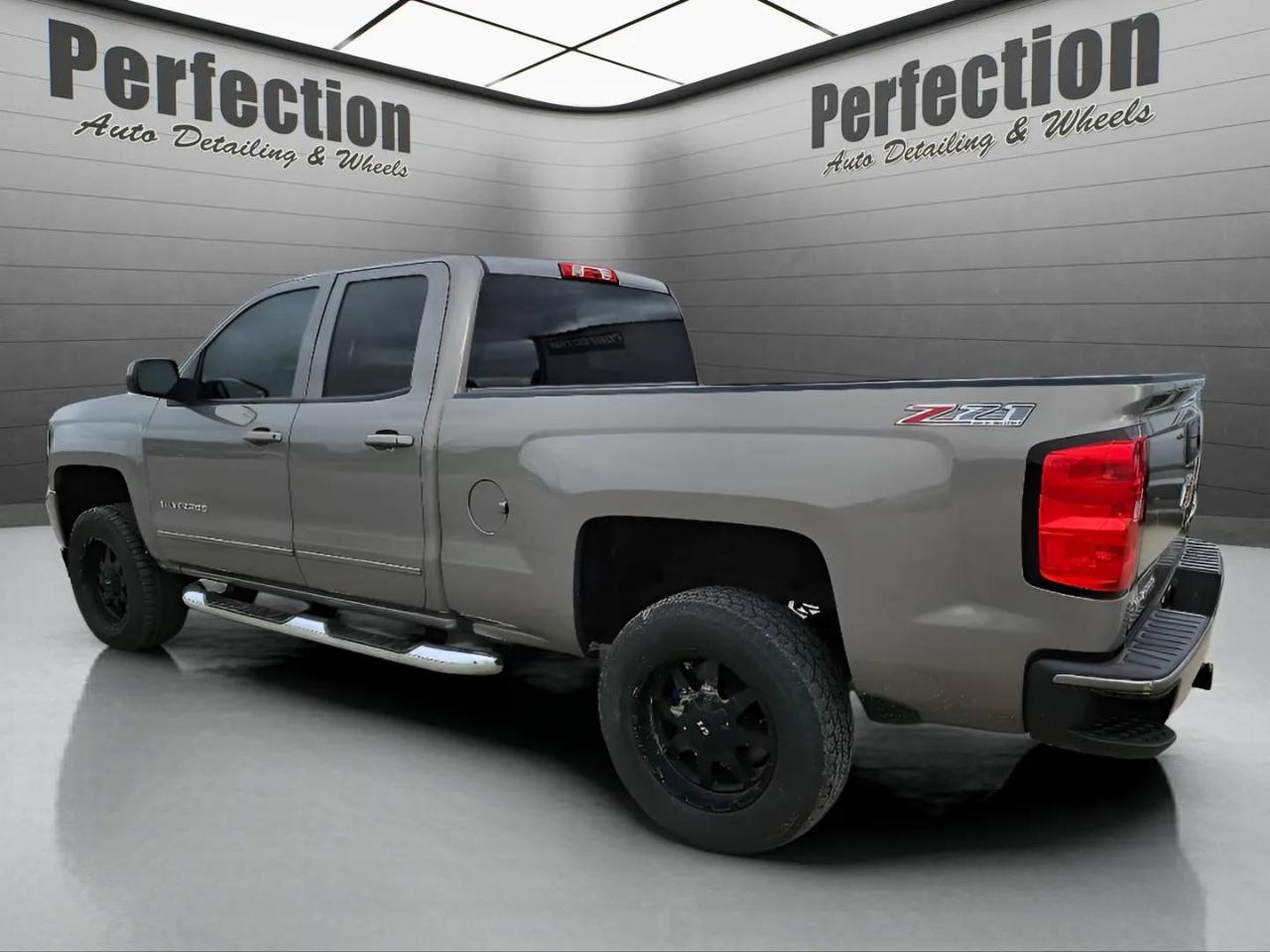 Chevrolet Silverado 1500 4WD Double Cab 143.5" LT w/2LT 2017