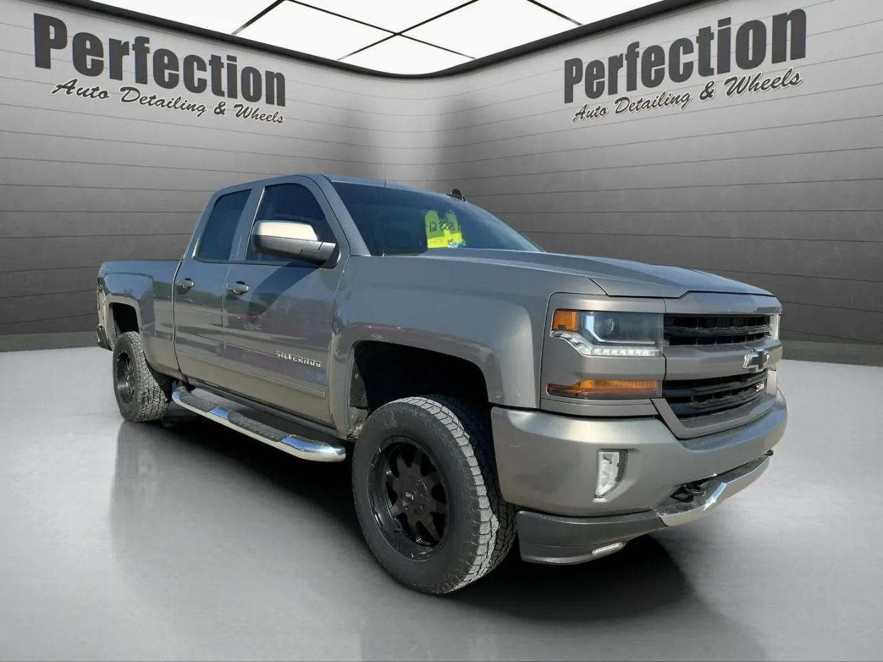 Chevrolet Silverado 1500 4WD Double Cab 143.5" LT w/2LT 2017