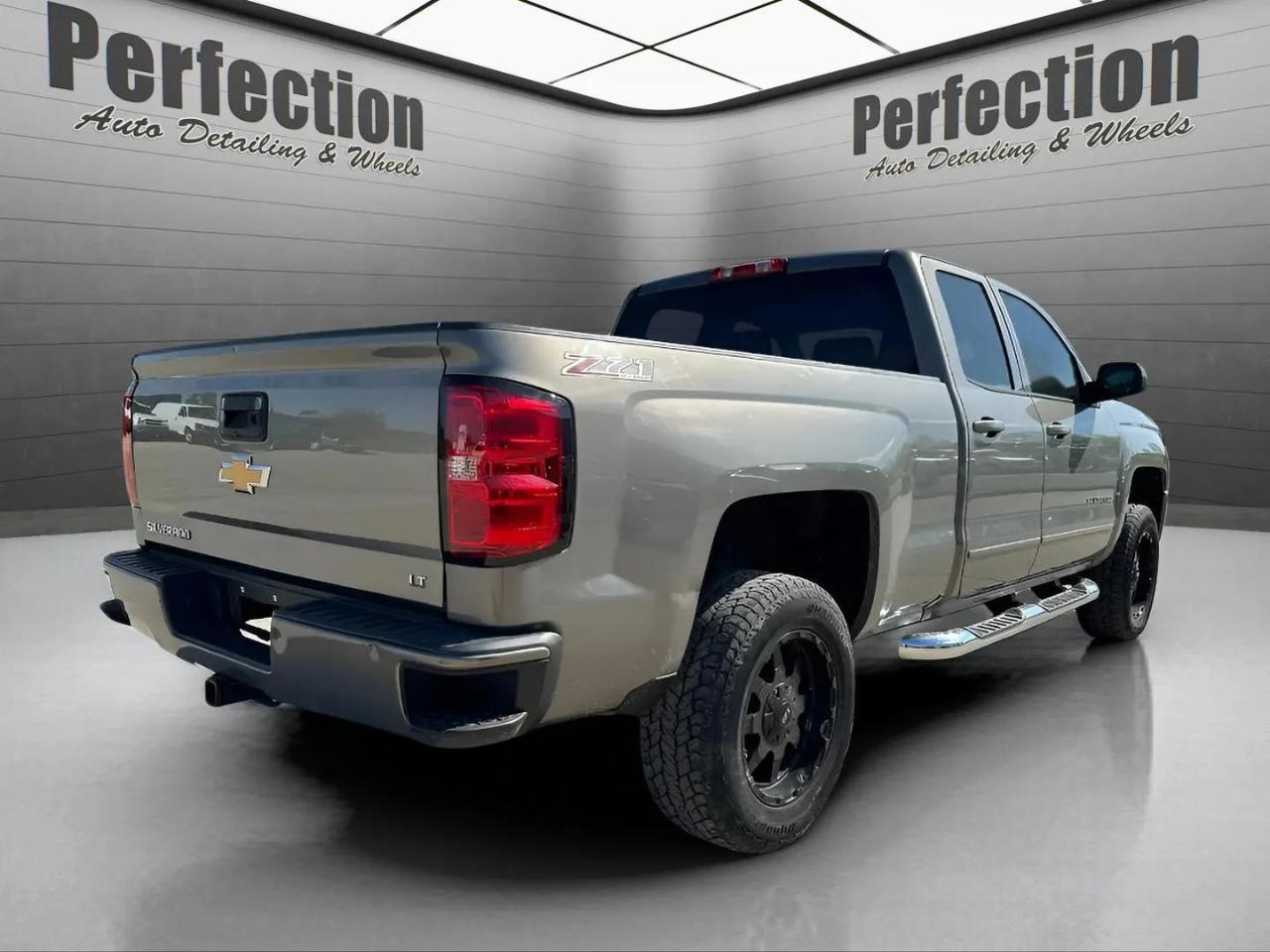 Chevrolet Silverado 1500 4WD Double Cab 143.5" LT w/2LT 2017