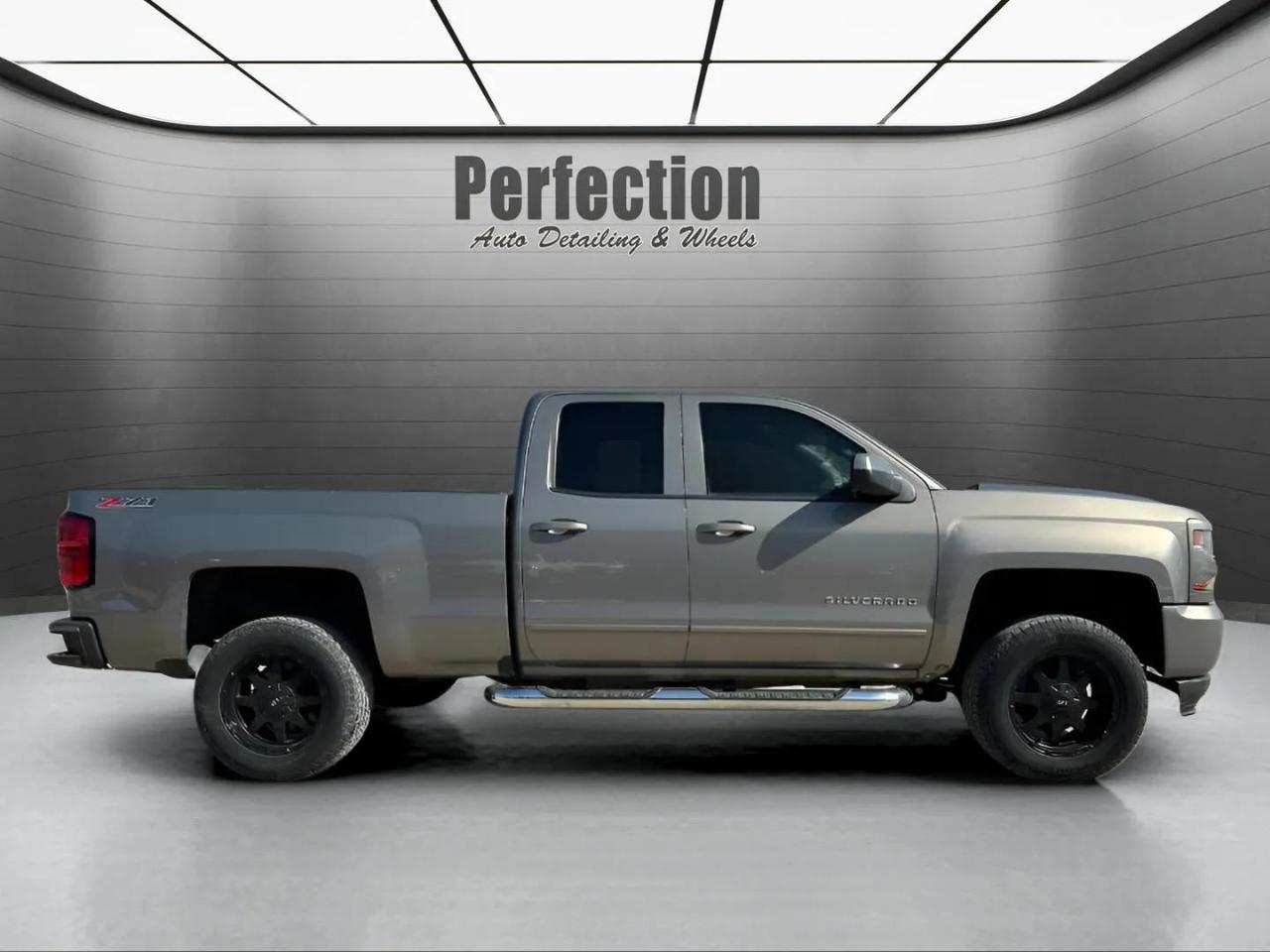 Chevrolet Silverado 1500 4WD Double Cab 143.5" LT w/2LT 2017