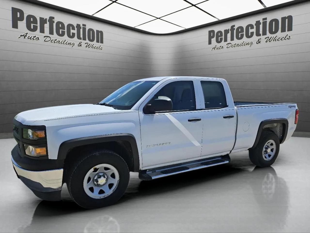 Chevrolet Silverado 1500 4WD Double Cab 143.5" Work Truck 2015