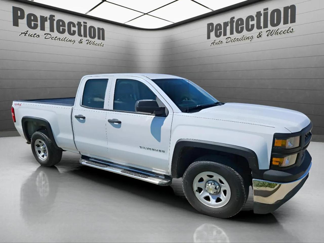 Chevrolet Silverado 1500 4WD Double Cab 143.5" Work Truck 2015