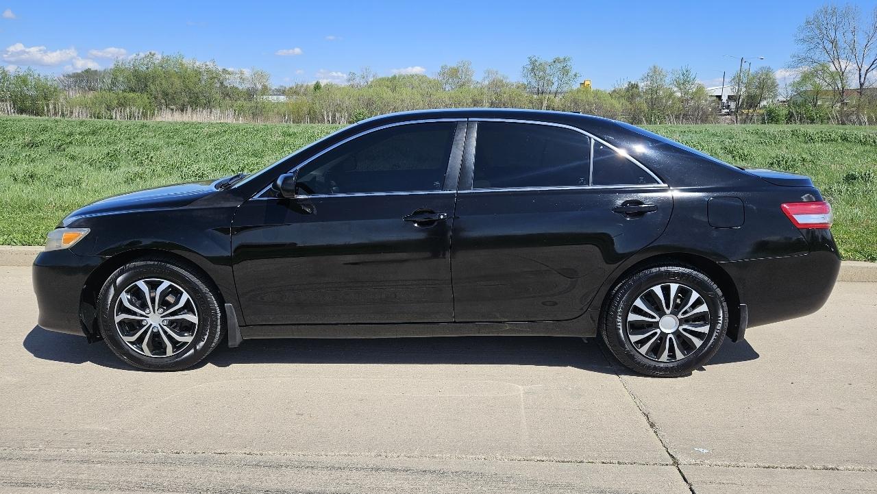 Toyota Camry 4dr Sdn I4 Man (Natl) 2010