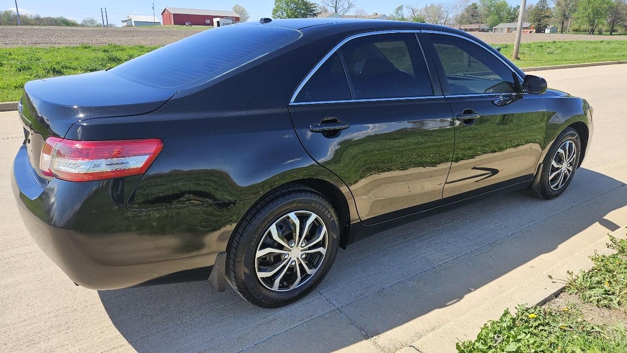 Toyota Camry 4dr Sdn I4 Man (Natl) 2010