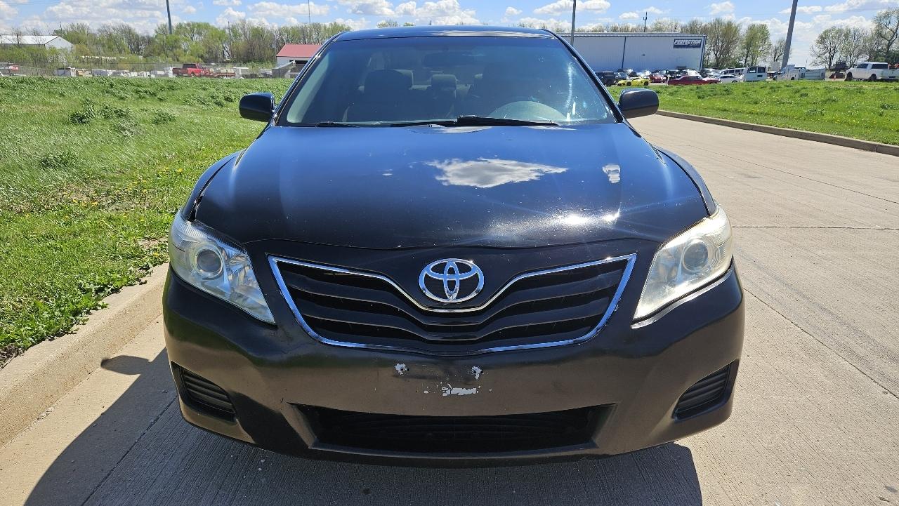 Toyota Camry 4dr Sdn I4 Man (Natl) 2010