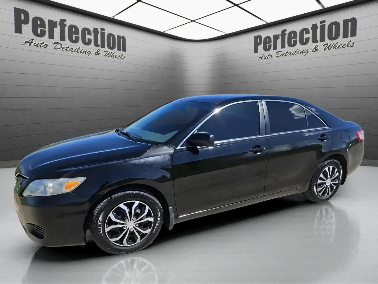 Toyota Camry 4dr Sdn I4 Man (Natl) 2010