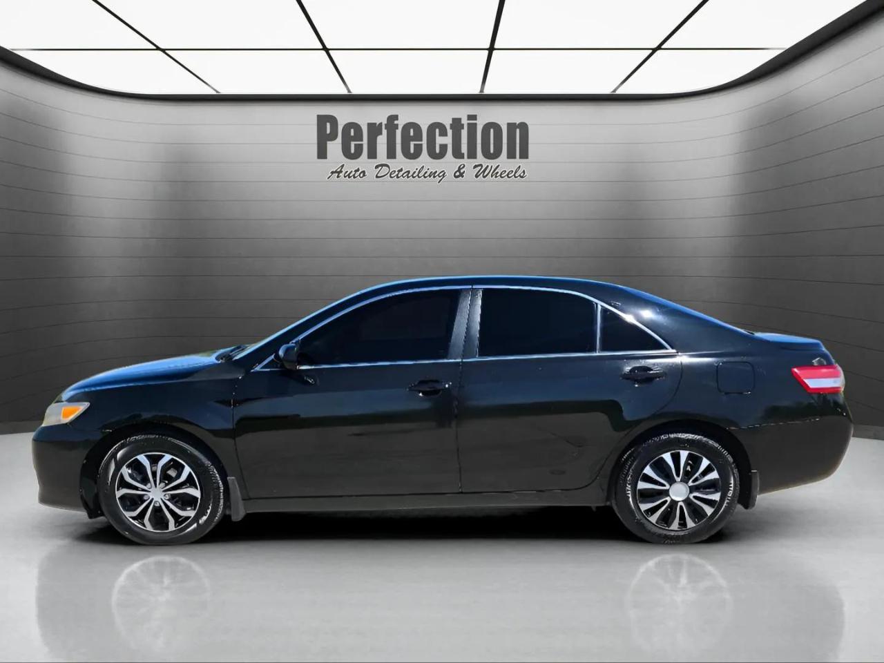 Toyota Camry 4dr Sdn I4 Man (Natl) 2010