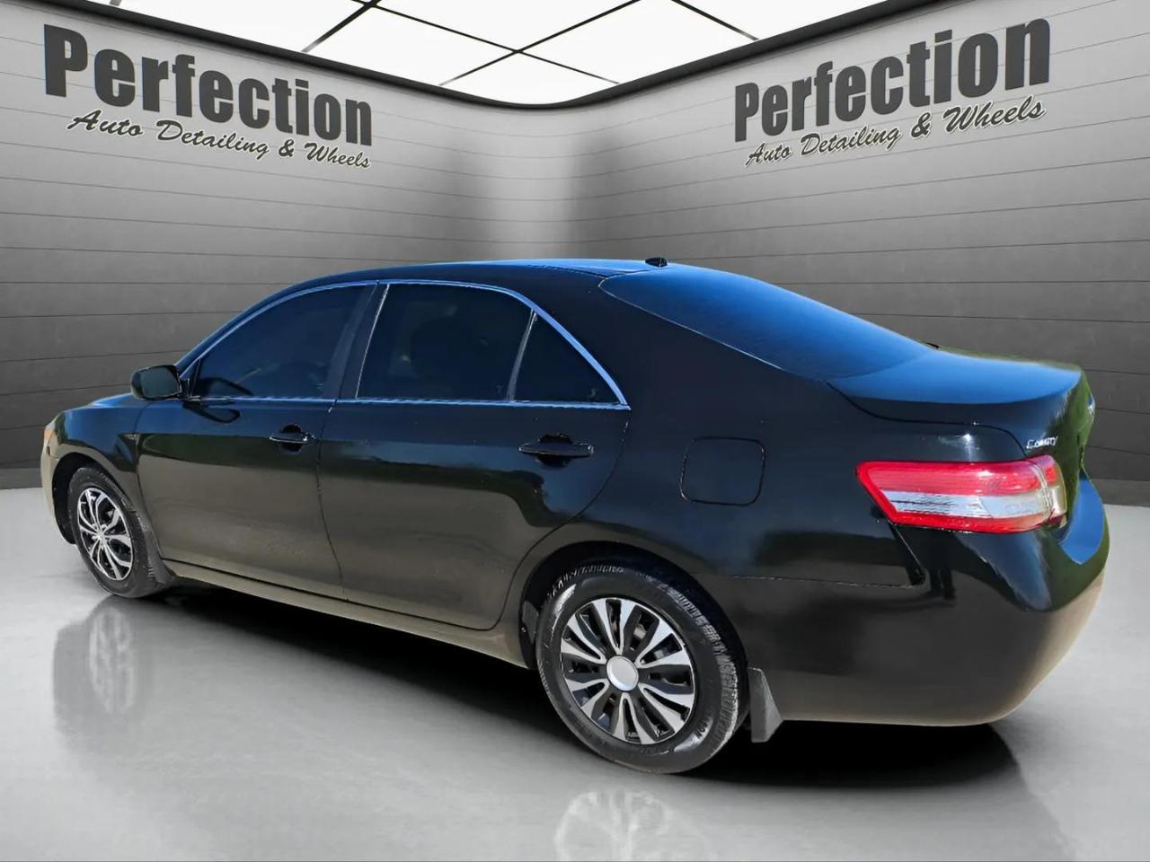 Toyota Camry 4dr Sdn I4 Man (Natl) 2010