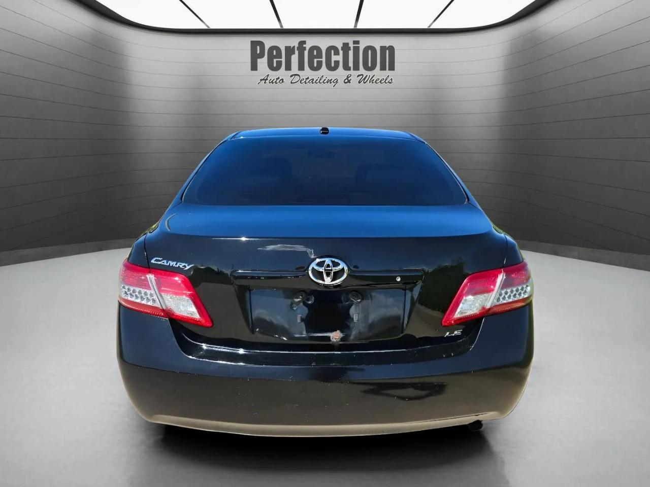 Toyota Camry 4dr Sdn I4 Man (Natl) 2010