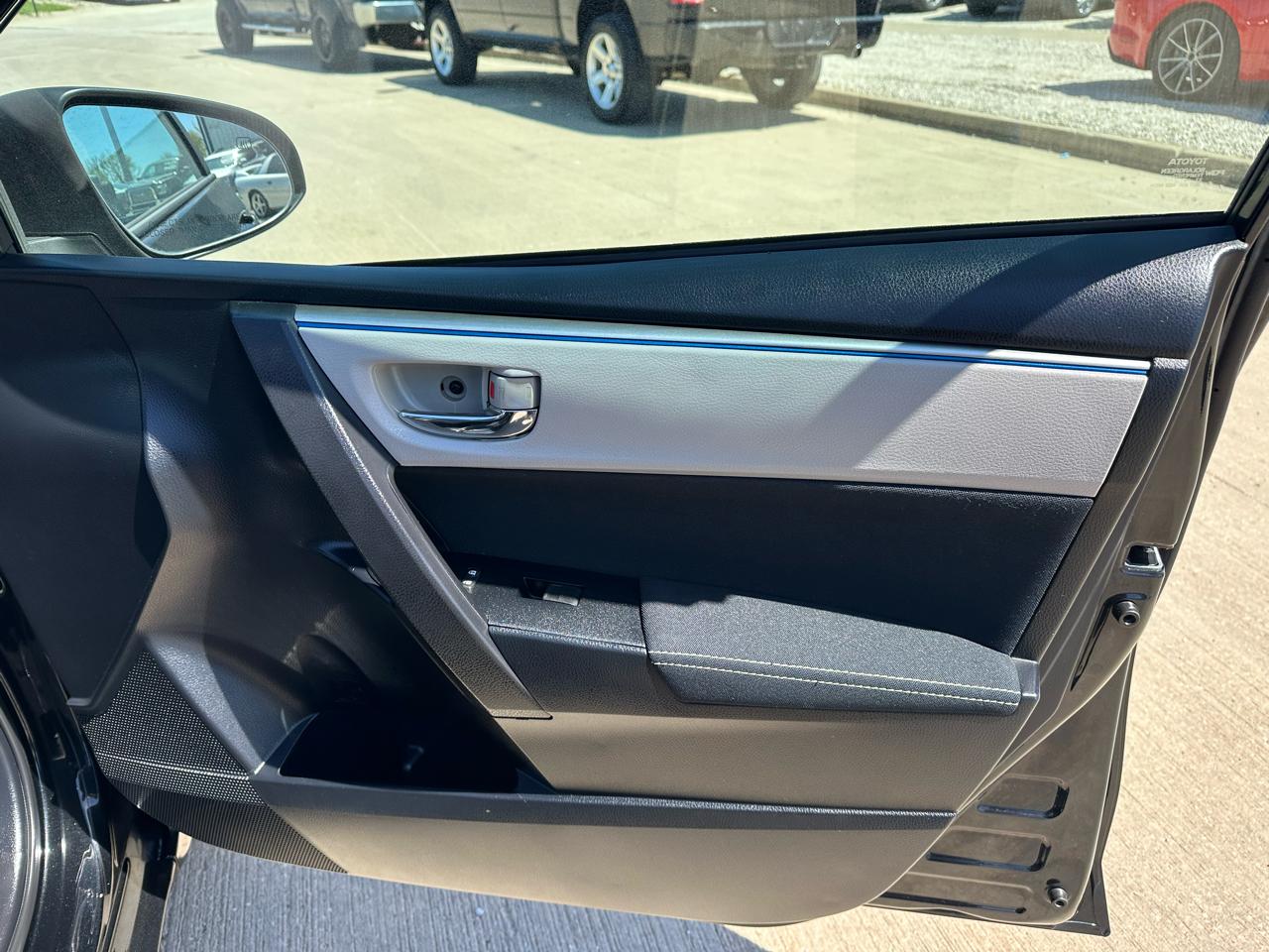 Toyota Corolla 4dr Sdn CVT LE Premium (Natl) 2014