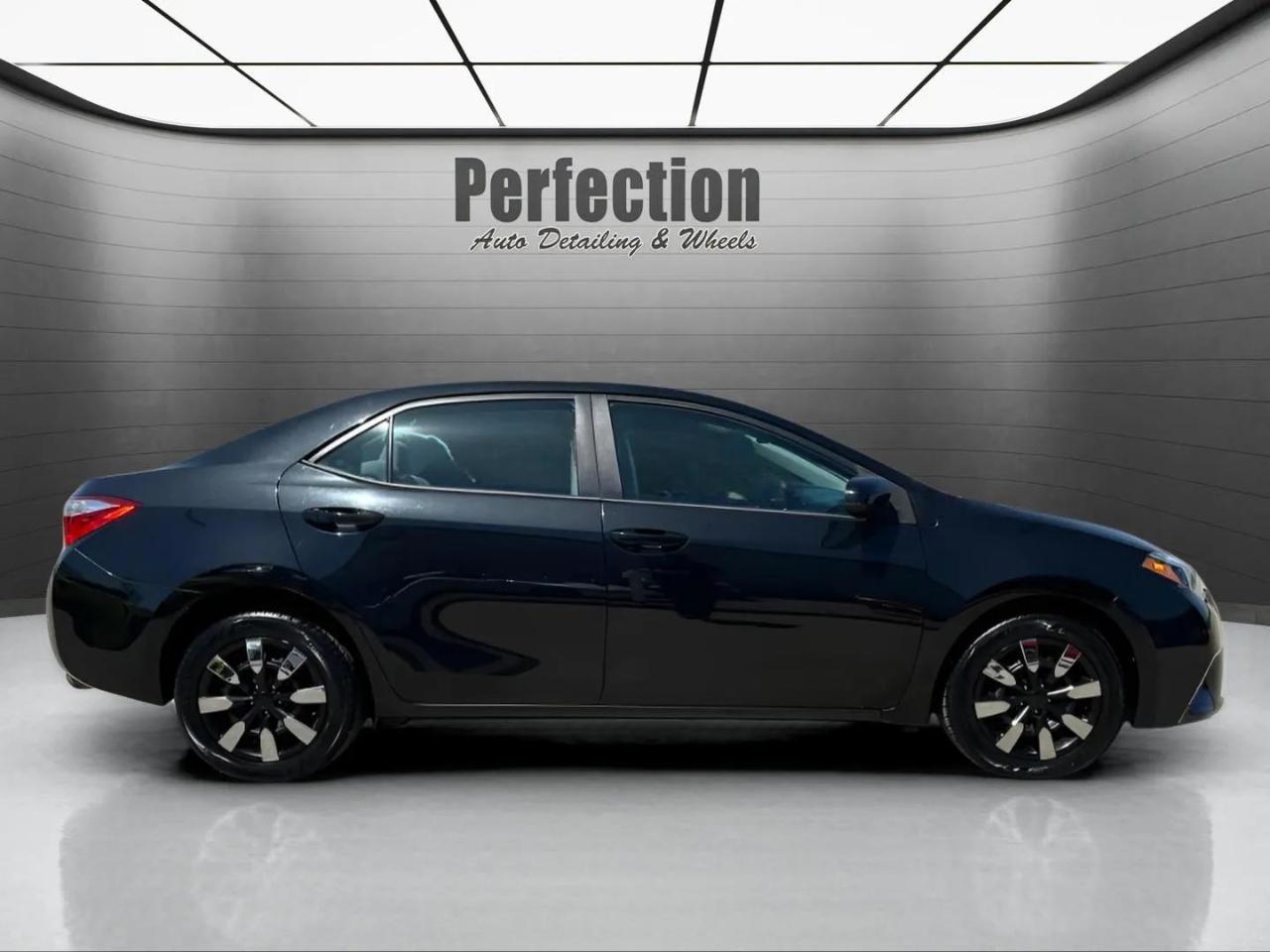 Toyota Corolla 4dr Sdn CVT LE Premium (Natl) 2014