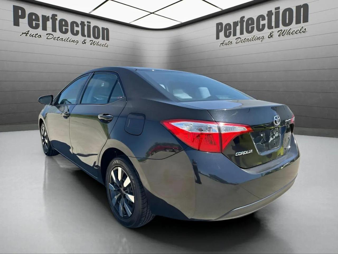 Toyota Corolla 4dr Sdn CVT LE Premium (Natl) 2014