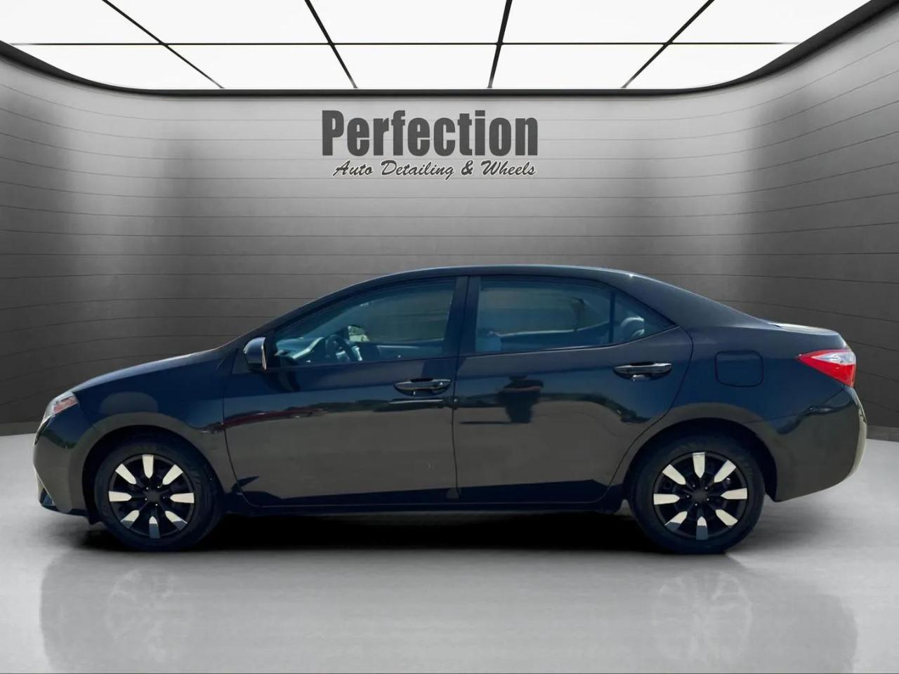 Toyota Corolla 4dr Sdn CVT LE Premium (Natl) 2014