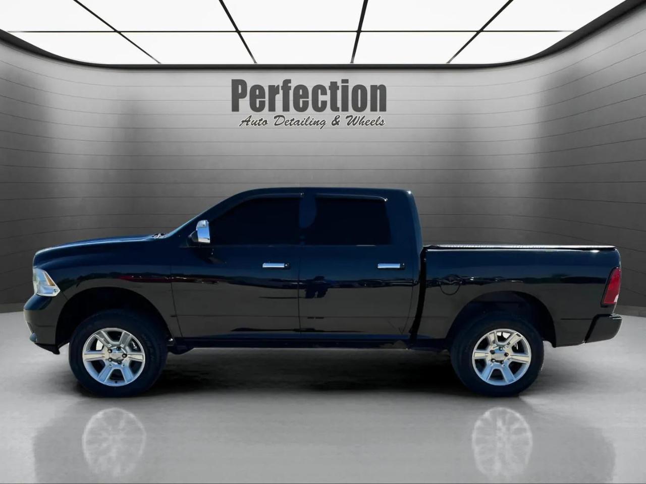 RAM 1500 4WD Crew Cab 140.5" Laramie Limited Edition 2012