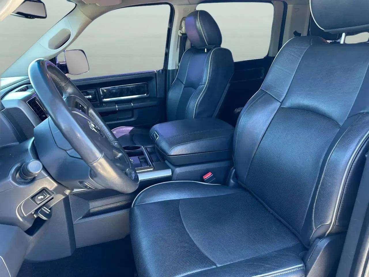 RAM 1500 4WD Crew Cab 140.5" Laramie Limited Edition 2012