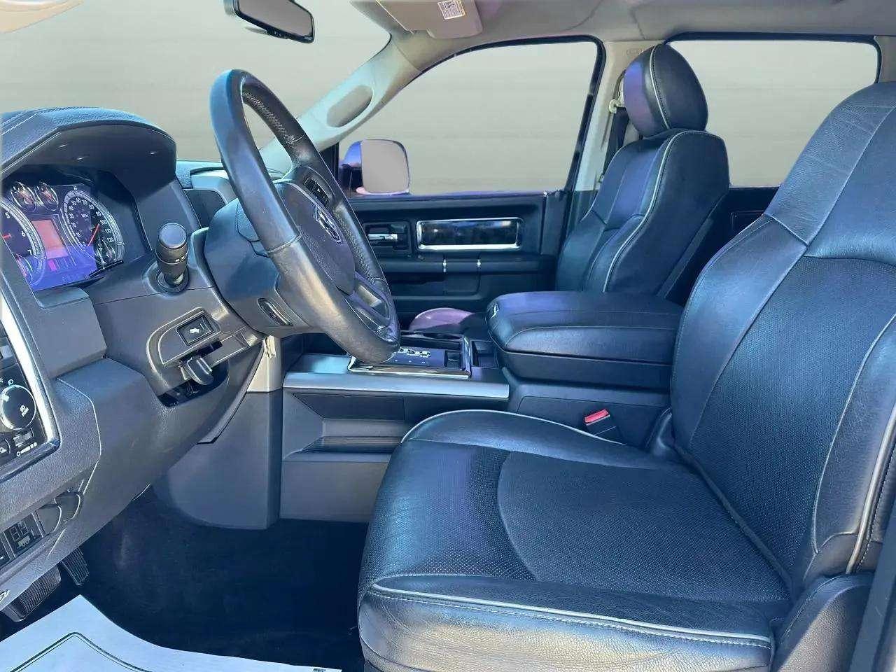 RAM 1500 4WD Crew Cab 140.5" Laramie Limited Edition 2012