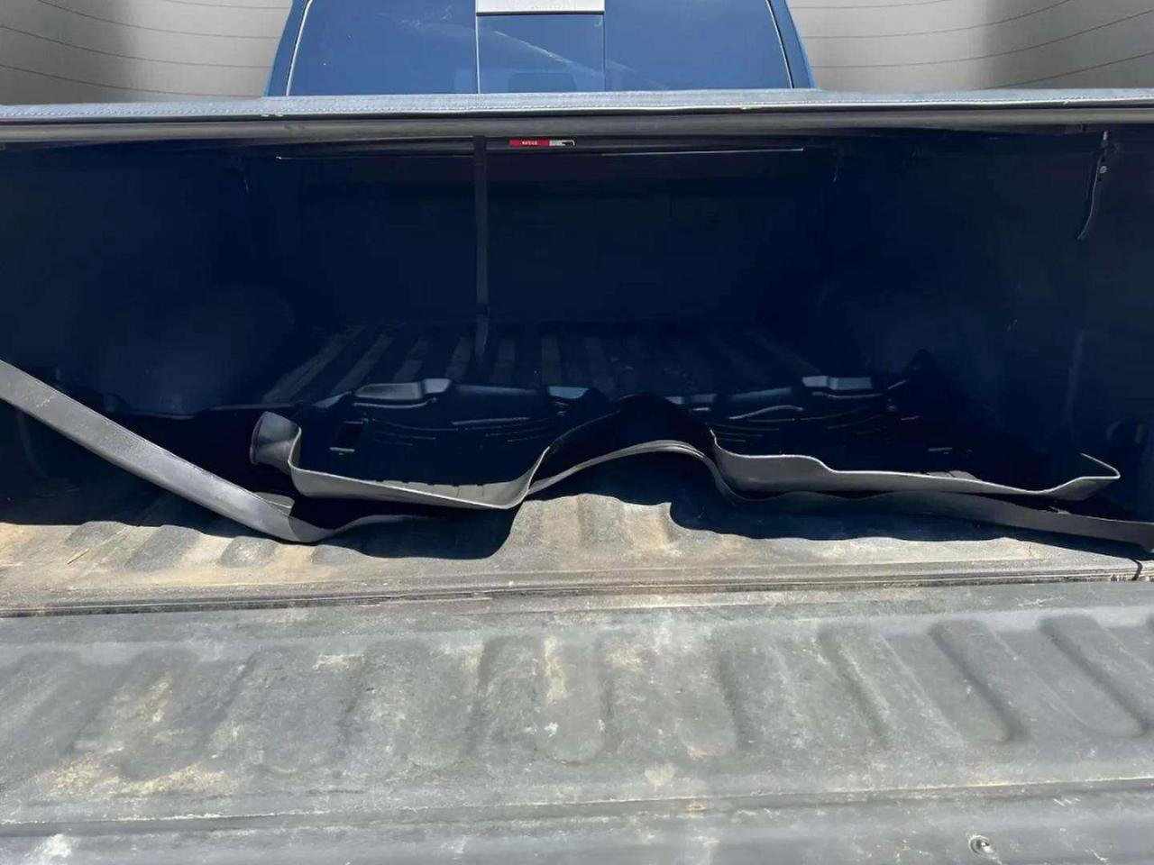 RAM 1500 4WD Crew Cab 140.5" Laramie Limited Edition 2012