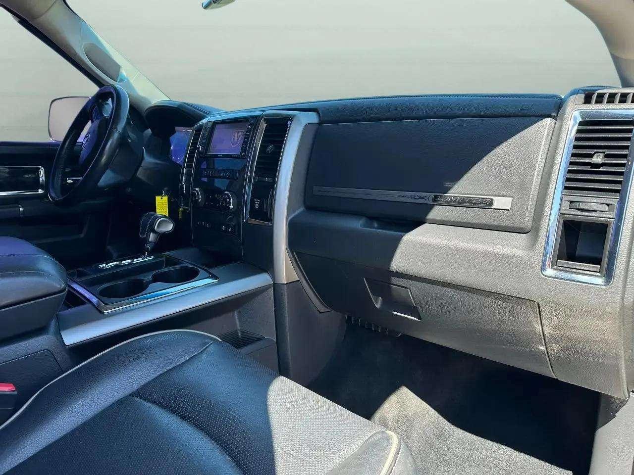 RAM 1500 4WD Crew Cab 140.5" Laramie Limited Edition 2012