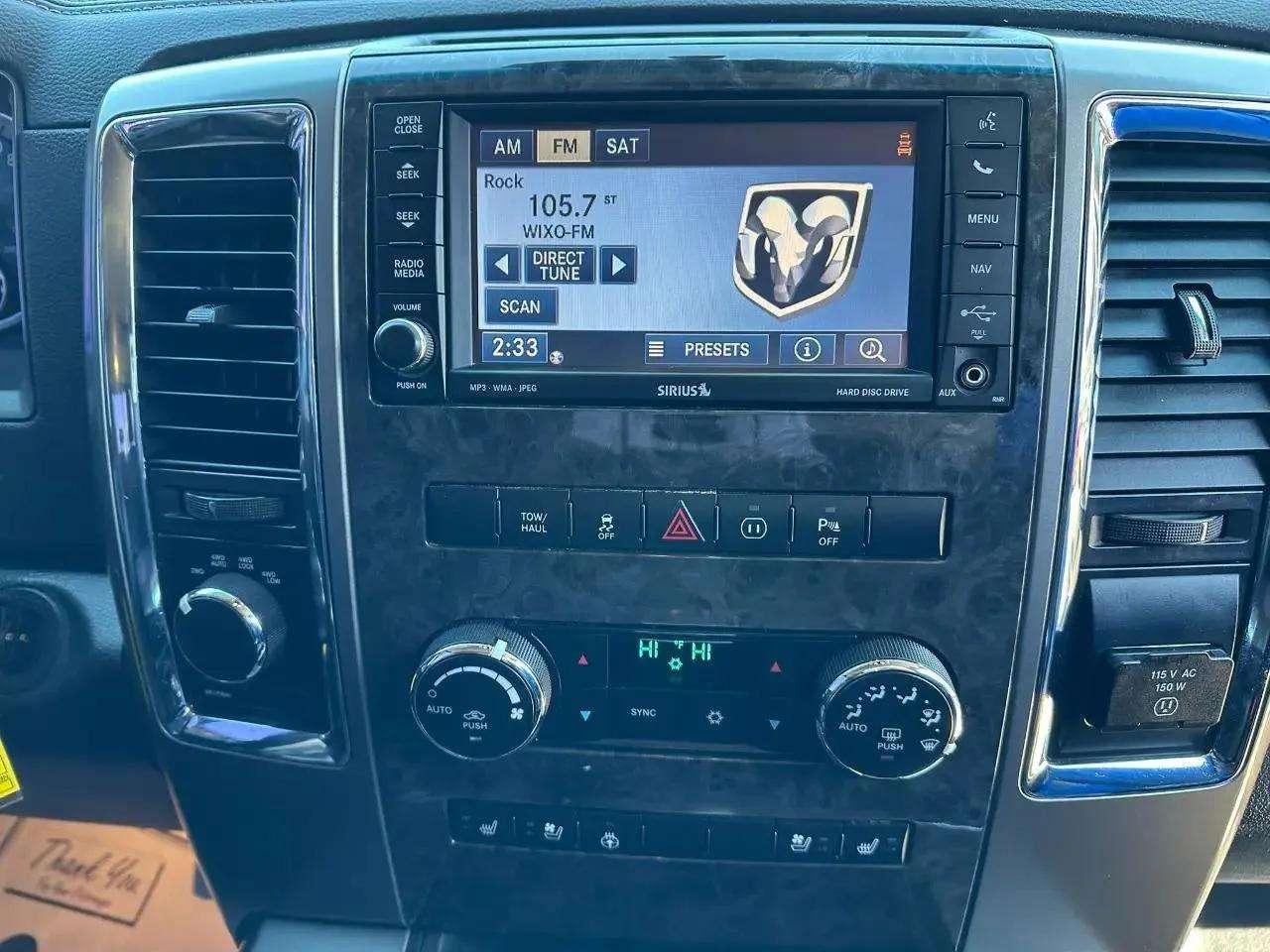 RAM 1500 4WD Crew Cab 140.5" Laramie Limited Edition 2012