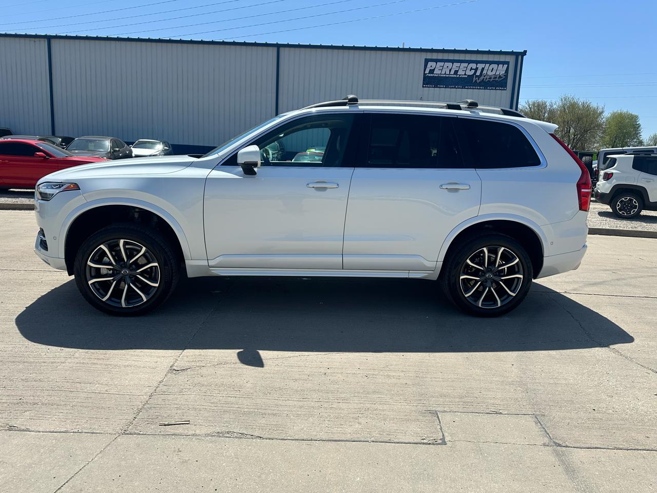 Volvo XC90 T6 - Momentum 4D SUV AWD 2017